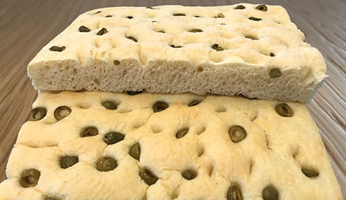 focaccia con olive precotta